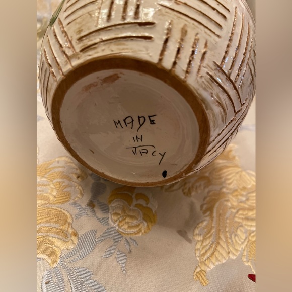 Vintage Post-WWII Italian Pottery Floral Vase - Picture 8 of 8